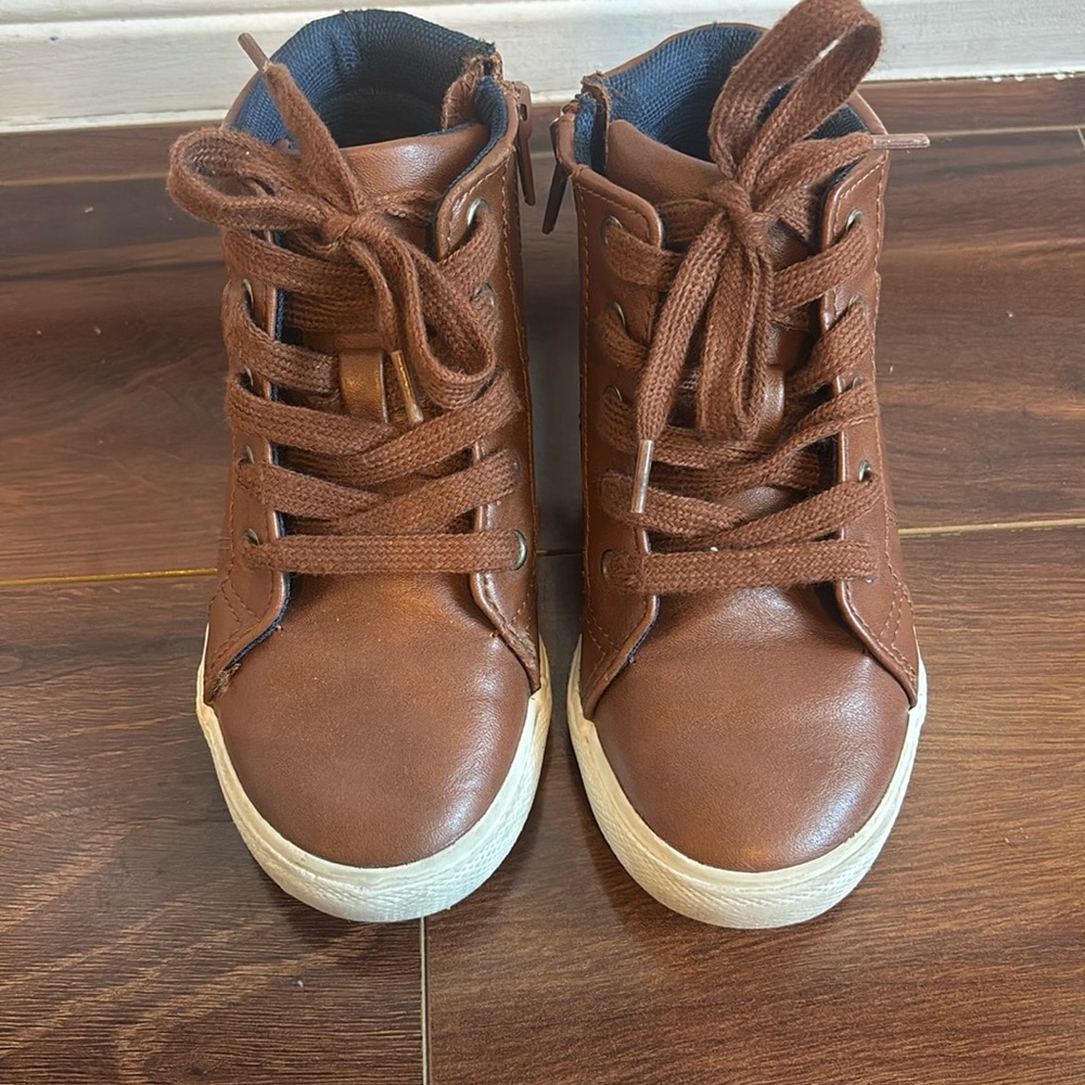 Boys Kids Cat & Jack Brown Boots. Size 11